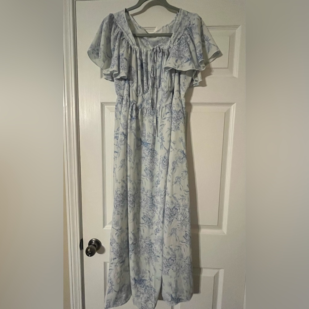 Beautiful blue print long dress. Excellent used condition. Size 0X